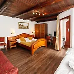 Schlosshotel فندق 3*