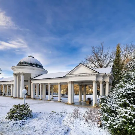 Schlosshotel Готель