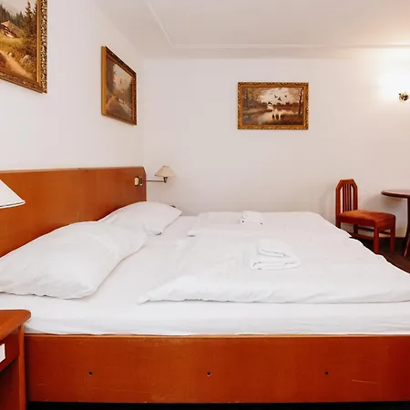 Готель Schlosshotel 3*