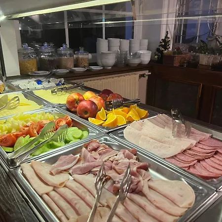 Готель Schlosshotel 3*