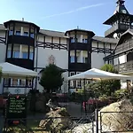 Schlosshotel Hotel 3*