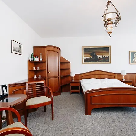 Schlosshotel 3*