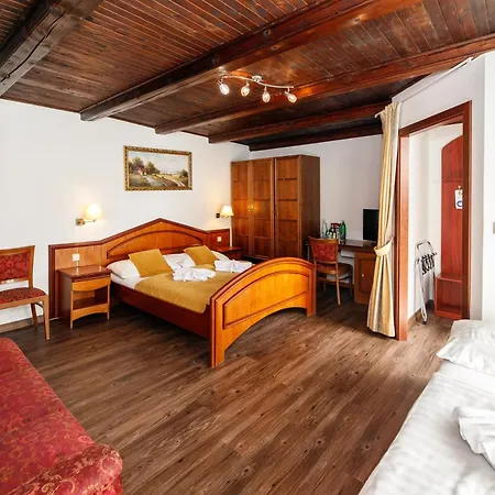 Schlosshotel Otel 3*