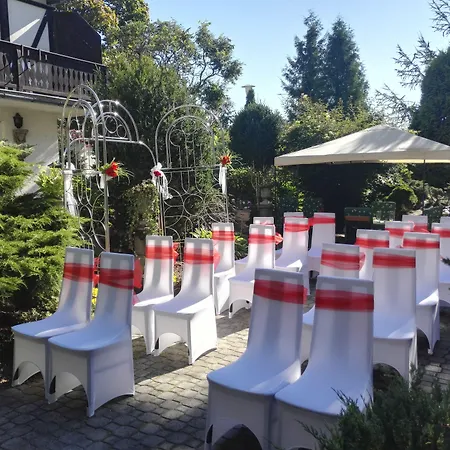 Schlosshotel Otel 3*