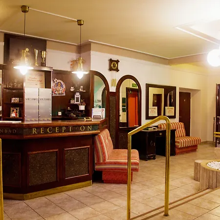 Schlosshotel Otel 3*
