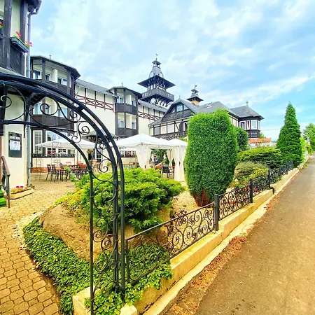 Schlosshotel Маріанські Лазні
