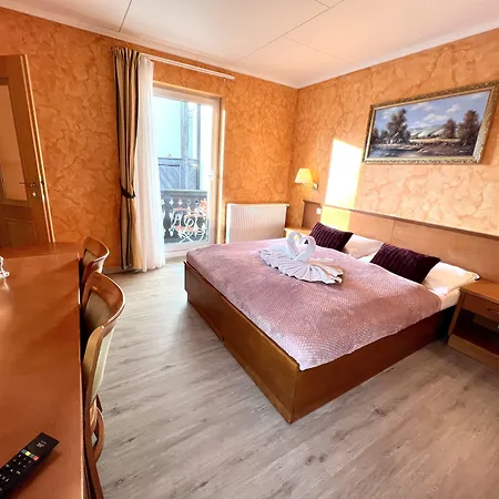 Schlosshotel Готель